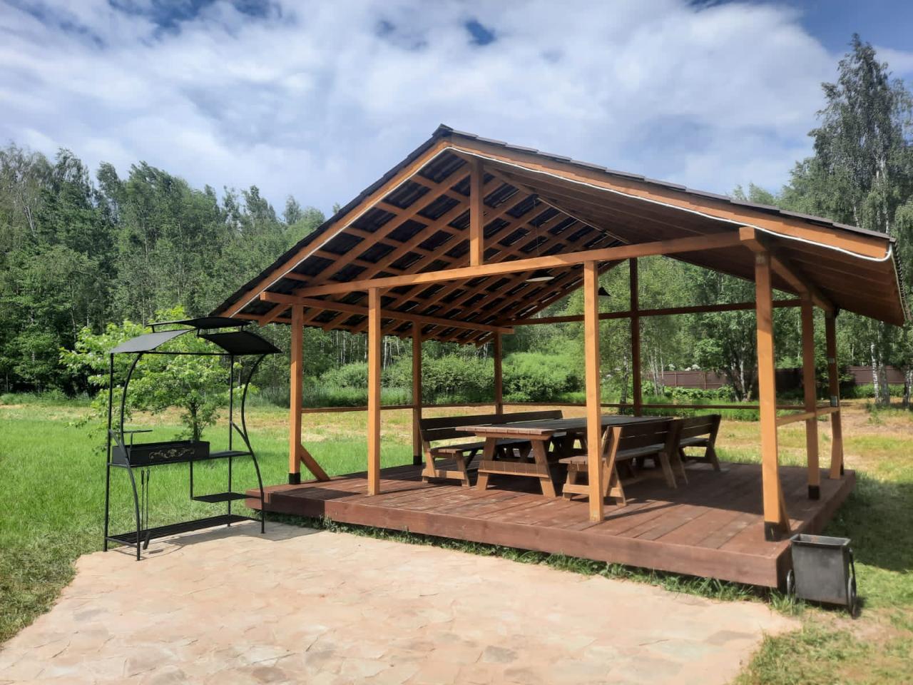 Аренда открытой беседки для компании